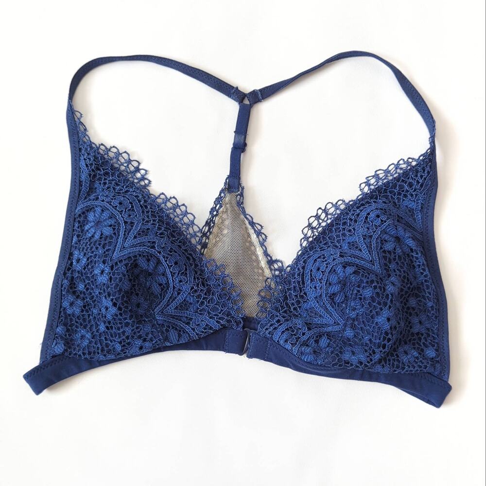 Victoria's Secret Women's Lace Bra XS Body By Victoria Blue Front Clasp‎ Y Back